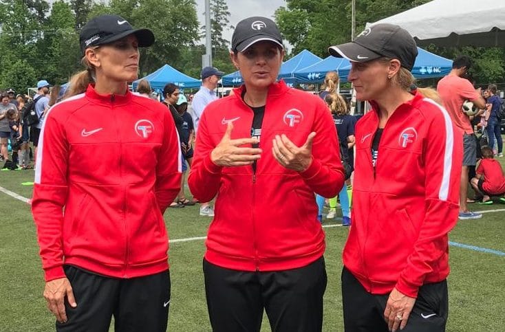 Campeonas de la Copa Mundial realizan clínica anual de fútbol organizada por Blue Cross NC