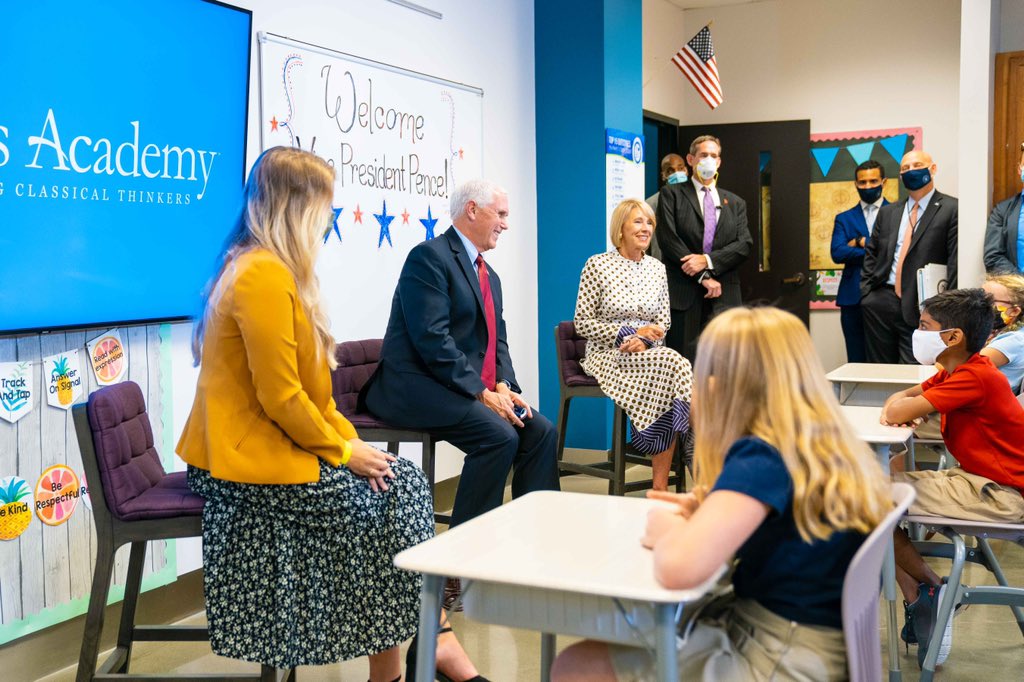 Vicepresidente Pence visita Triangulo para impulsar la reapertura de las escuelas