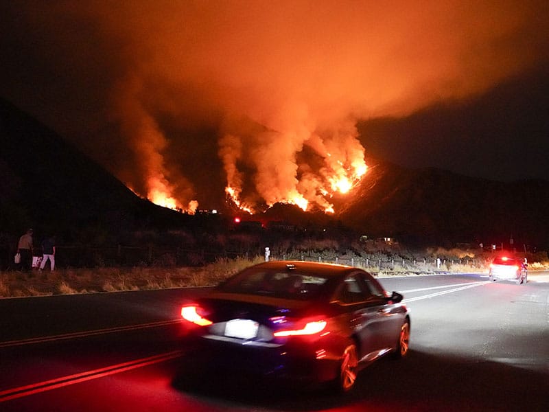 tornado-de-fuego-en-california-mantiene-en-alerta-el-estado-junto-a-ola-de-calor