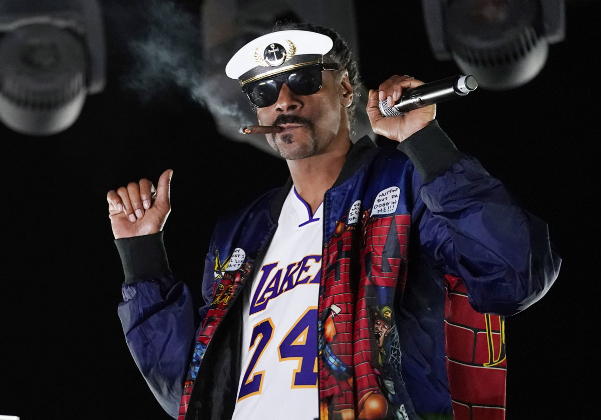 Snoop Dogg aparece junto a Bad Bunny en "Hoy Cobré"