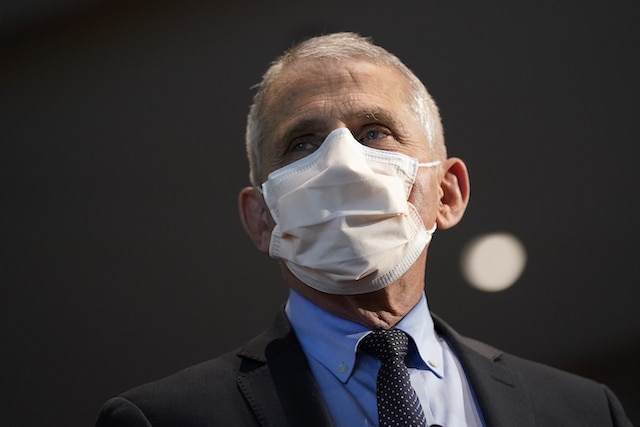 Habrá vacunas para todos en Estados Unidos en abril: dice el Dr. Fauci