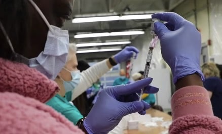 Mecklenburg abre citas para vacuna COVID-19 a maestros