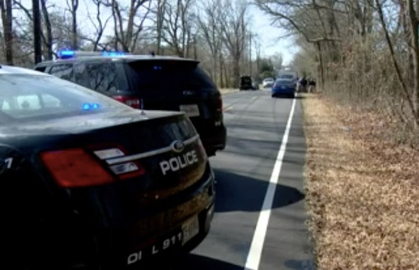 Cuerpo encontrado flotando en un arroyo en Virginia