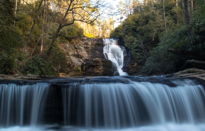 Descubre las famosas Cascadas Azules de Carolina del Norte
