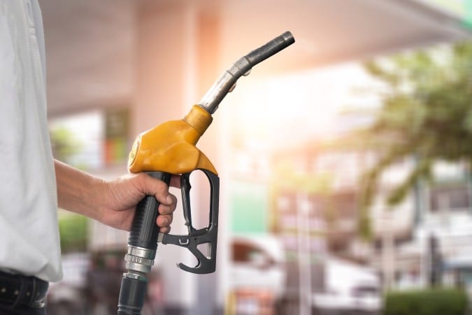 Carolina del Norte: denuncia aumento ilegal de precio de la gasolina