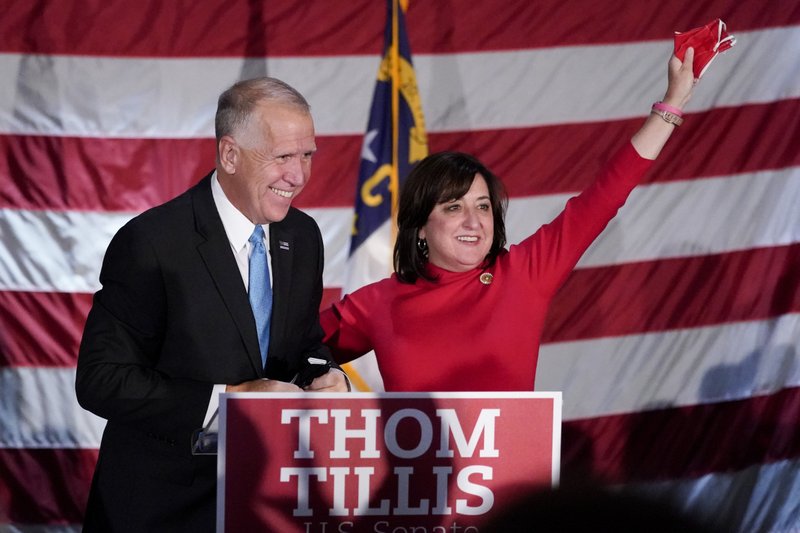 El Senado de los Estados Unidos planifica su presupuesto de $3.5 mil millones, pero Senador de Carolina del Norte, Thom Tillis se opone.