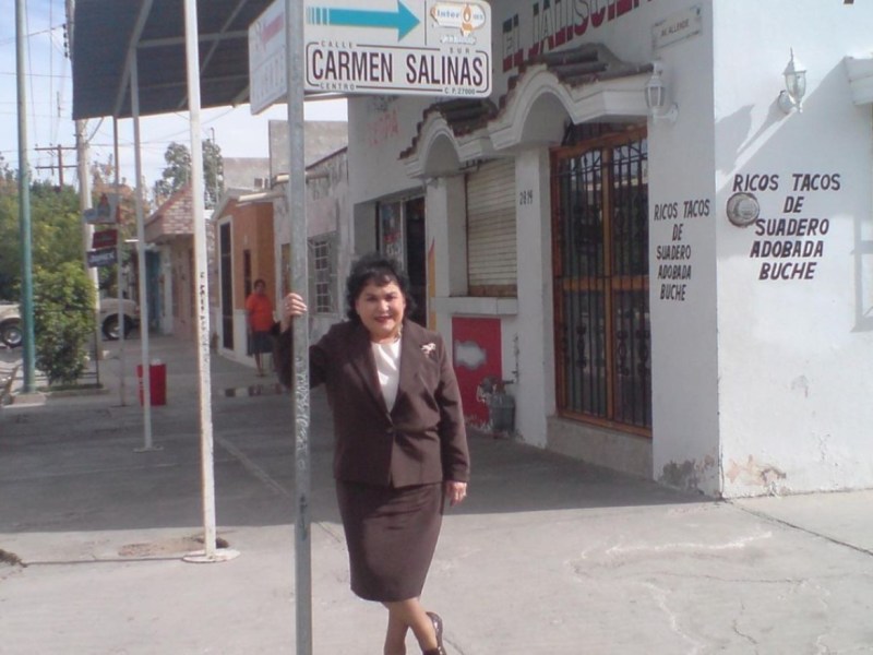 Hospitalizan Carmelita Salinas derrame cerebral