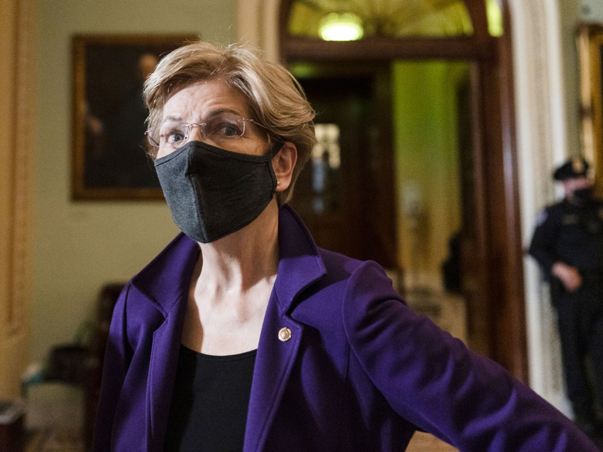 Senadores Elizabeth Warren y Cory Booker tienen COVID-19