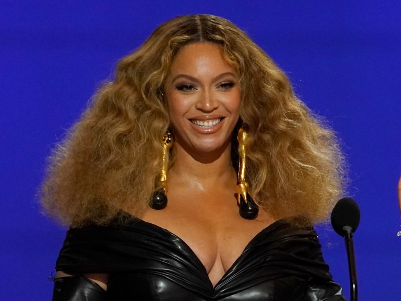 Beyoncé tendrá que cambiar la letra de una canción por usar una palabra ofensiva