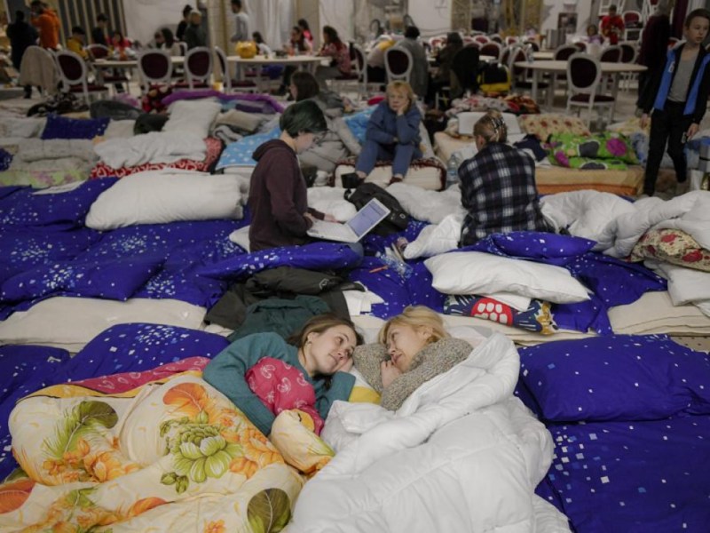 Refugiados ucranianos Asheville ayuda