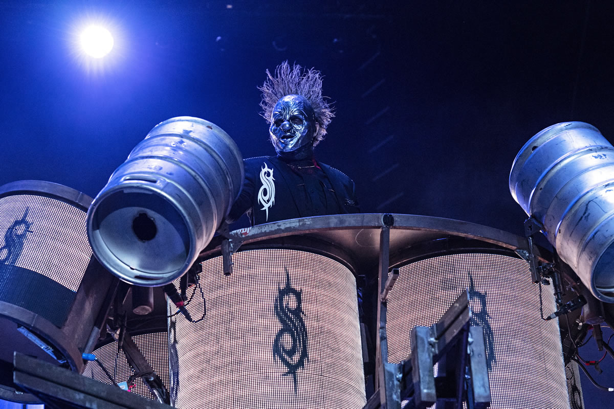 evitan-que-musico-de-slipknot-suba-al-escenario-en-su-propio-concierto