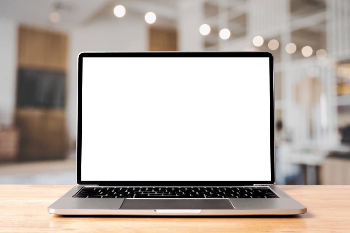 Serán 20,000 computadoras gratuitas a residentes del condado, maypres de edad, que comprueben que necesitan la laptop para hacer su trabajo.