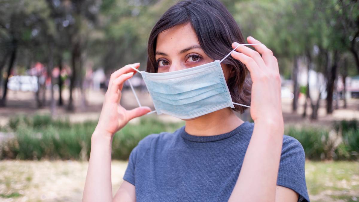 Ante el aumento de casos de COVID-19 e influenza en el estado, la Universidad de Duke decidió volver al uso de mascarillas para sus alumnos.
