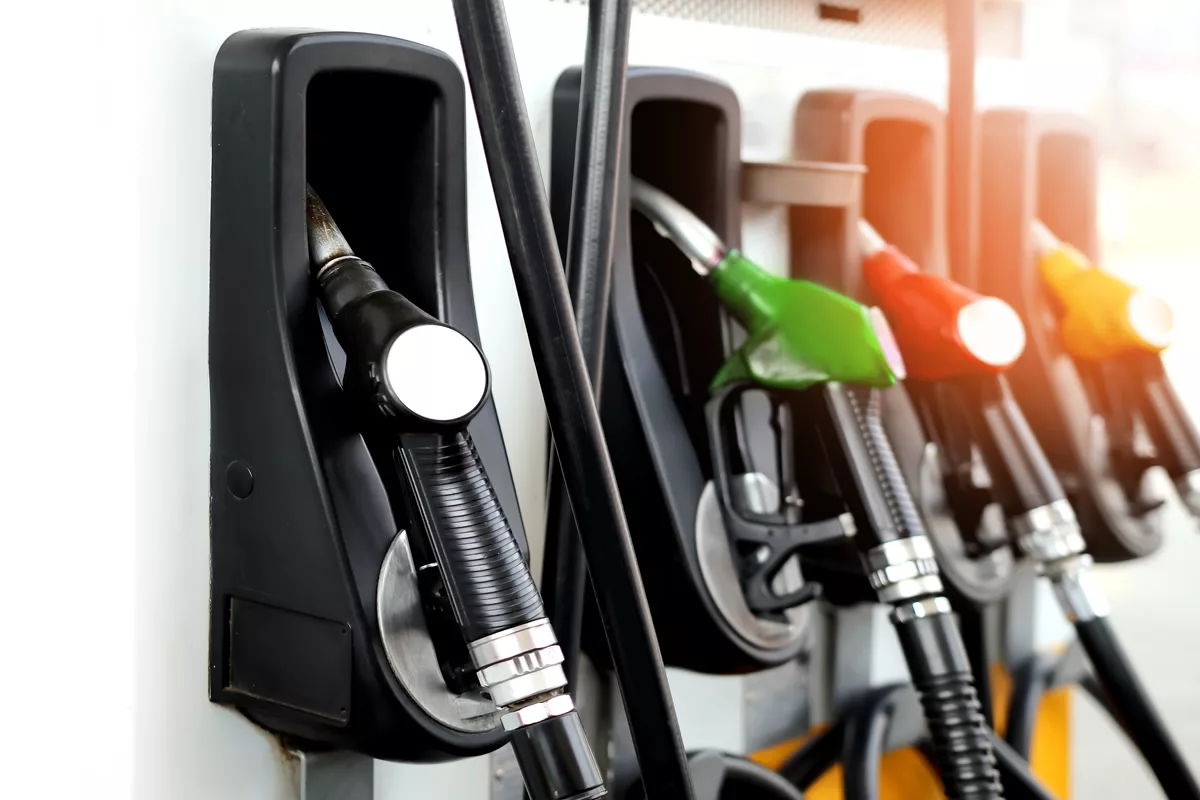 Gasolina sube 45 % en un año en Carolina del Norte, ¿cómo ahorrar?
