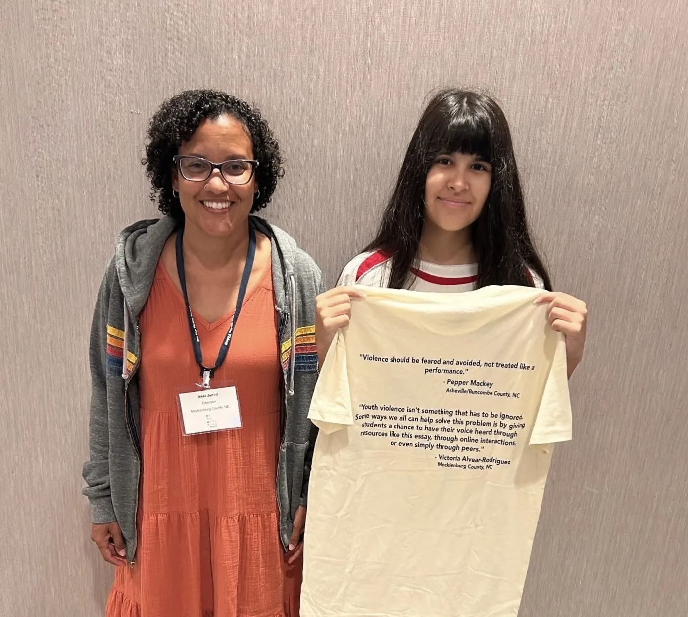 Estudiante latina inspira con su historia de inmigración al representar a su estado