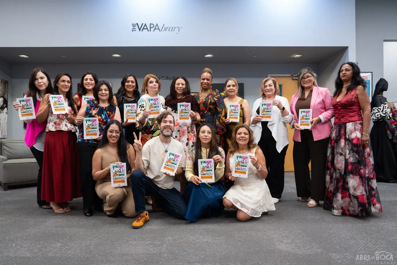 Historias latinas de Charlotte: 15 voces reunidas en un libro para inspirar