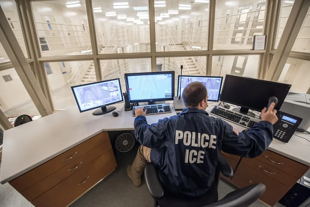 ICE deja de mostrar dónde están miles de inmigrantes detenidos