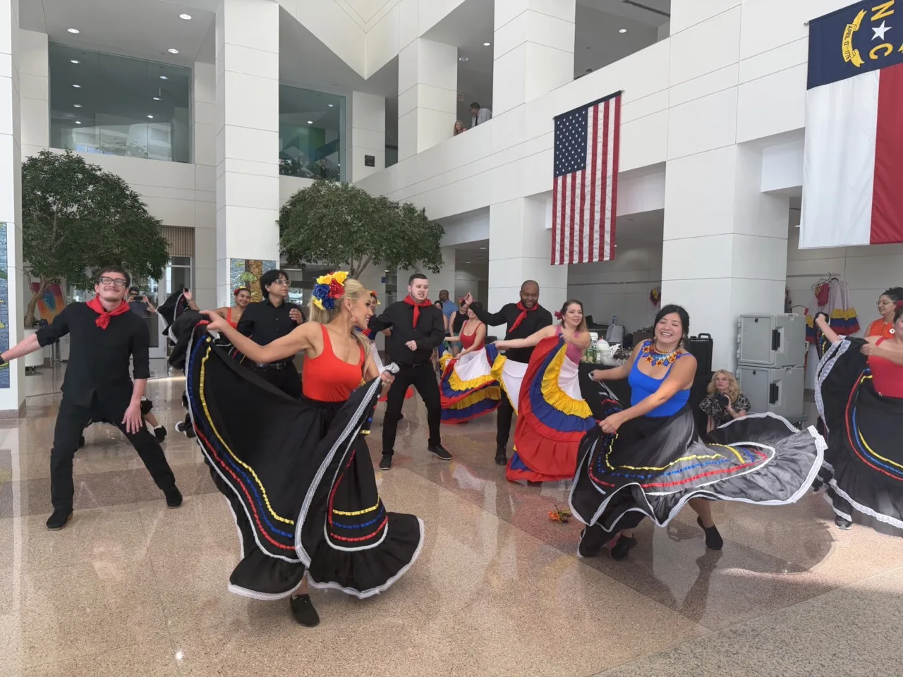 Charlotte celebra la Semana de Bienvenida con arte y danzas latinas