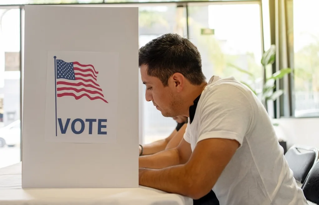 Encuesta: Trump va perdiendo el voto latino a días de las elecciones